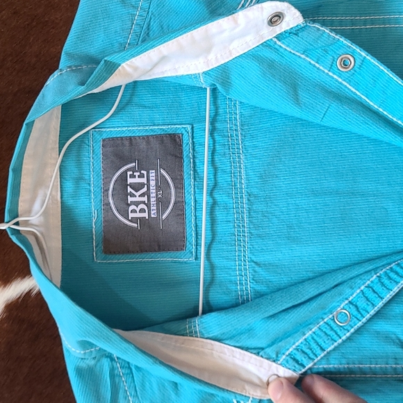 BKE Turquoise Pearl Button Down - Picture 3 of 5